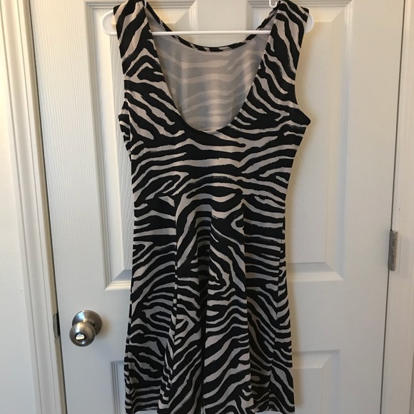 H&M Dress NWOT - Picture 2 of 3
